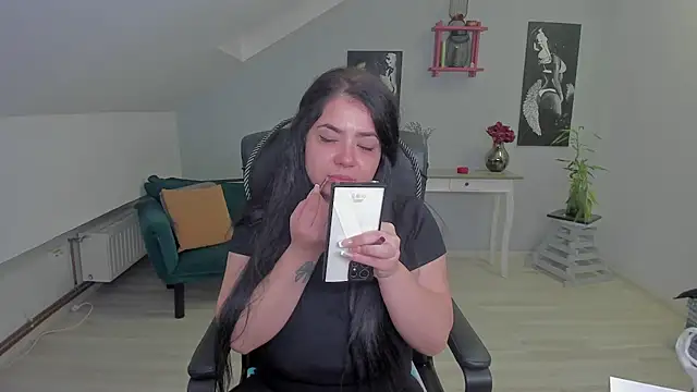 Snapshot of DennysseCharm chatting on 13, 10, 2025 DennysseCharm online show from 13, 10, 2025