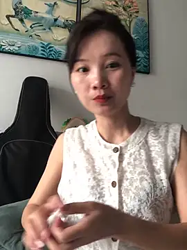 Snapshot of Mile-m chatting on 2, 6, 2026 Mile-m online show from 2, 6, 2026
