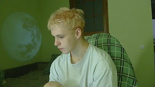 Snapshot of _Timmy_Boy_ chatting on 24, 11, 2025 Timmy Boy online show from 24, 11, 2025