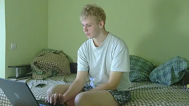 Snapshot of _Timmy_Boy_ chatting on 4, 12, 2025 Timmy Boy online show from 4, 12, 2025