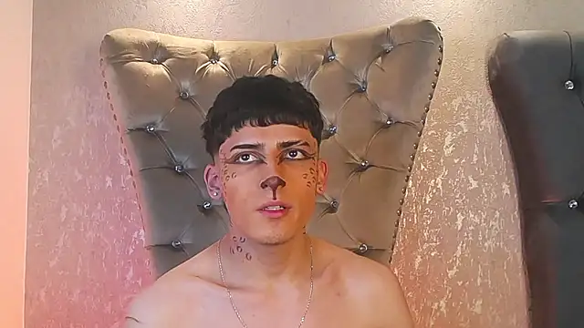 MateoMitchell online show from 24, 10, 2025