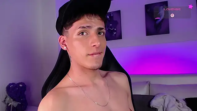 MateoMitchell online show from 10, 2, 2026