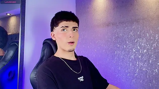 MateoMitchell online show from 7, 4, 2026