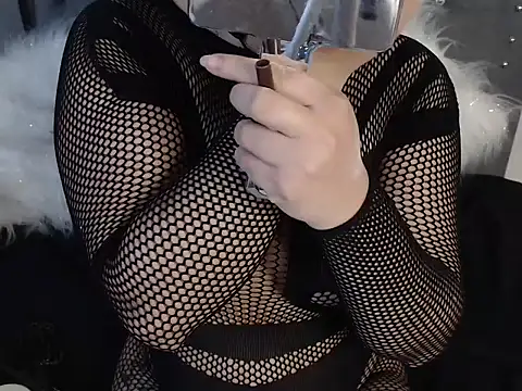 Snapshot of NamyMiller chatting on 23, 10, 2025 NamyMiller online show from 23, 10, 2025