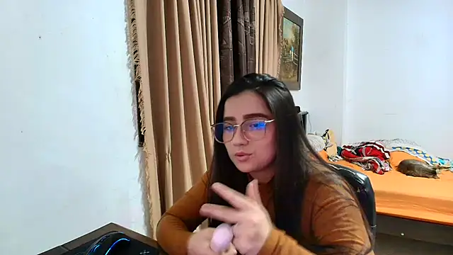 Snapshot of Charlotte_Richardson chatting on 14, 6, 2026 Charlotte Richardson online show from 14, 6, 2026