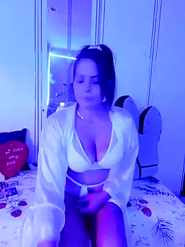 Snapshot of KRISZTIN1987 chatting on 8, 10, 2025 KRISZTIN1987 online show from 8, 10, 2025