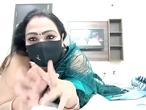horny milf couple online show from 26, 10, 2025