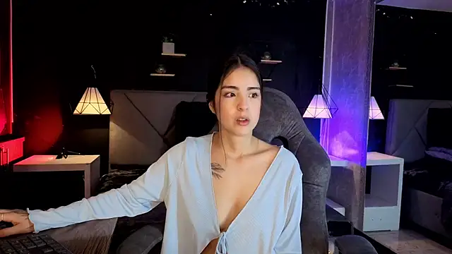 Snapshot of giapearl25 chatting on 30, 10, 2025 giapearl25 online show from 30, 10, 2025