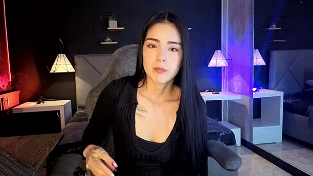 Snapshot of giapearl25 chatting on 23, 11, 2025 giapearl25 online show from 23, 11, 2025