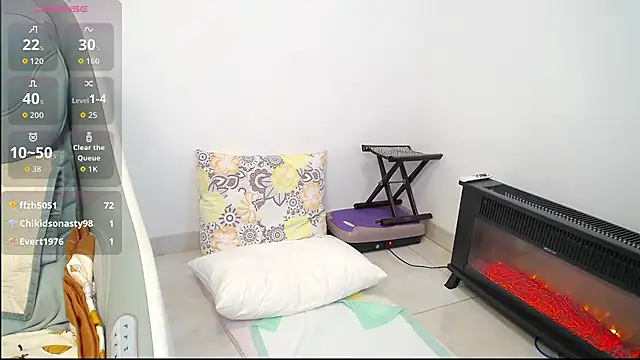 selinajuan online show from 4, 12, 2025