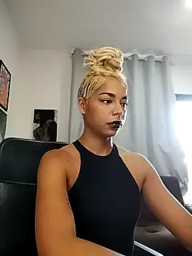 Helenoir online show from 15, 4, 2026