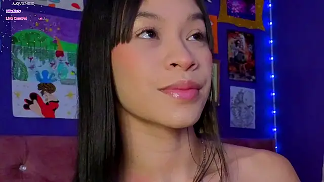 kimhilton  online show from 21, 4, 2026