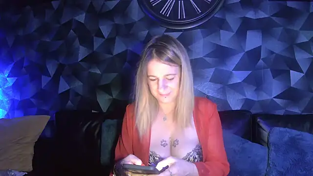 Delichieuse5 online show from 4, 2, 2026