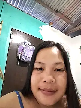 Snapshot of shyhotpinay_32 chatting on 10, 10, 2025 shyhotpinay 32 online show from 10, 10, 2025