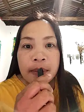 Snapshot of shyhotpinay_32 chatting on 14, 10, 2025 shyhotpinay 32 online show from 14, 10, 2025