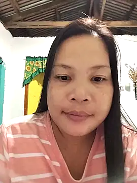 Snapshot of shyhotpinay_32 chatting on 23, 10, 2025 shyhotpinay 32 online show from 23, 10, 2025