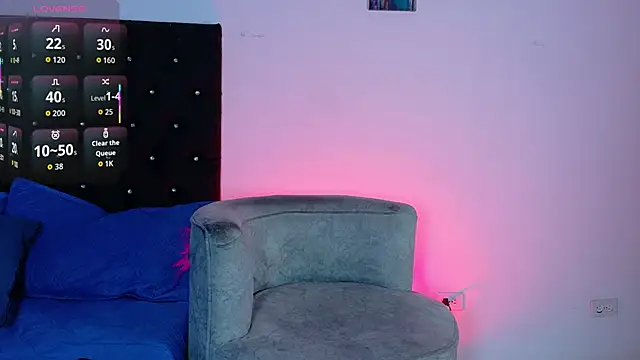 angel kyrozz online show from 18, 4, 2026