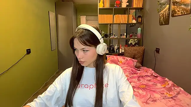 MysticAlisa online show from 8, 10, 2025