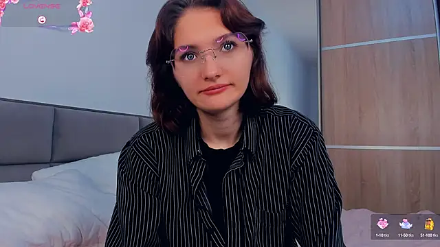 Snapshot of LorrieDegonia chatting on 14, 10, 2025 LorrieDegonia online show from 14, 10, 2025