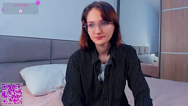 Snapshot of LorrieDegonia chatting on 21, 10, 2025 LorrieDegonia online show from 21, 10, 2025