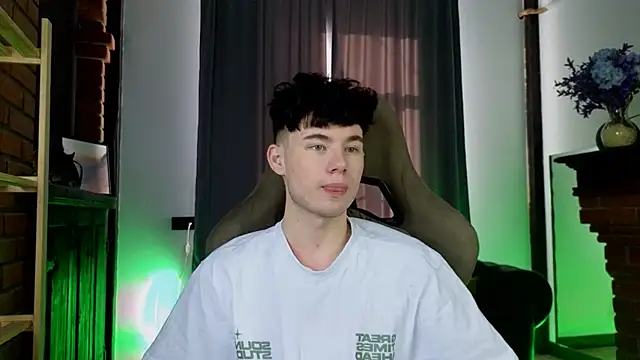 Cute Mike online show from 19, 2, 2026