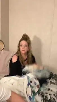 Snapshot of amandatheblondewife chatting on 7, 7, 2026 amandatheblondewife online show from 7, 7, 2026