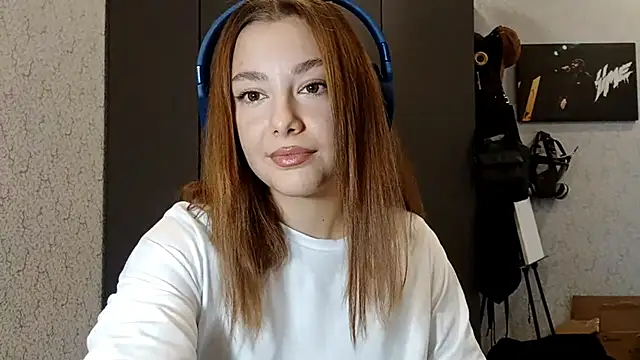 RavenGirlThier online show from 6, 10, 2025