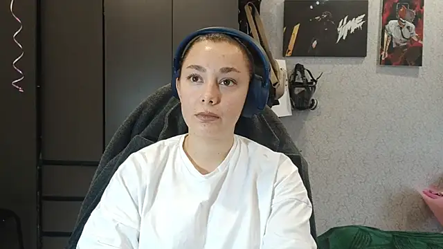 RavenGirlThier online show from 18, 10, 2025