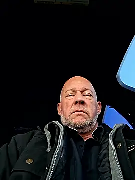 Snapshot of moonbeam37 chatting on 15, 12, 2025 moonbeam37 online show from 15, 12, 2025