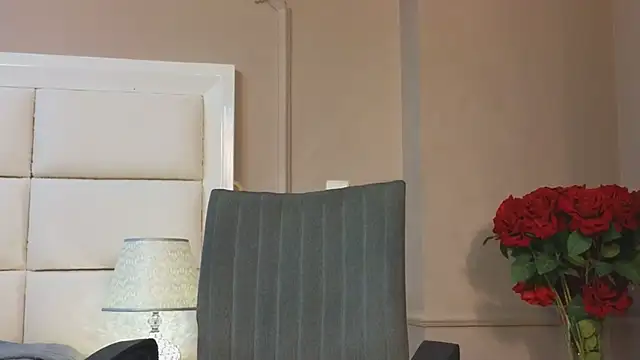 Snapshot of DereckWolf_ chatting on 9, 10, 2025 DereckWolf online show from 9, 10, 2025