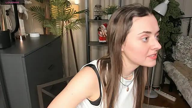 ThelmaJusto online show from 4, 12, 2025