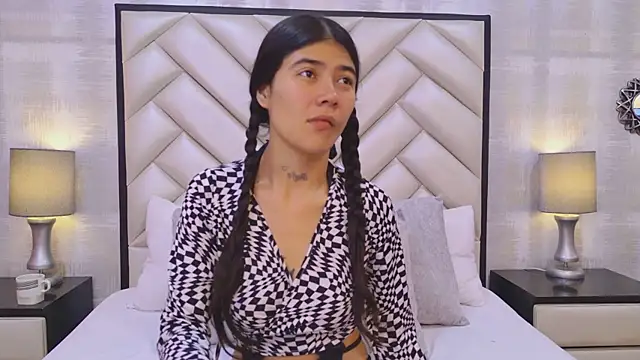 Snapshot of CristalShayy chatting on 25, 2, 2026 CristalShayy online show from 25, 2, 2026