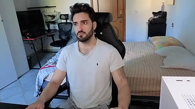 Snapshot of Al3xox02 chatting on 13, 2, 2026 Al3xox02 online show from 13, 2, 2026