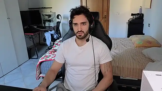 Snapshot of Al3xox02 chatting on 18, 2, 2026 Al3xox02 online show from 18, 2, 2026