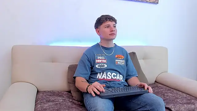 Leoo Miller online show from 6, 10, 2025