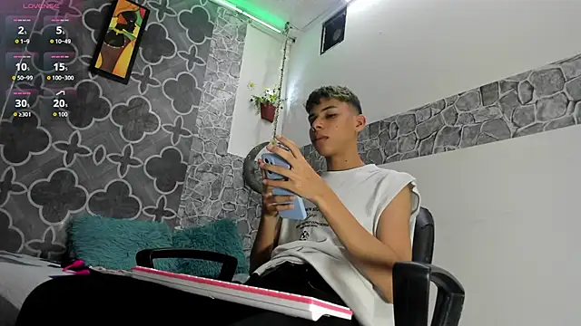 sexyboys cutex18 online show from 17, 1, 2026