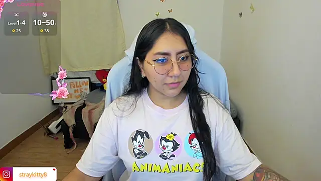 Snapshot of LoveLyy- chatting on 8, 10, 2025 LoveLyy- online show from 8, 10, 2025