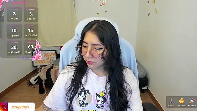 Snapshot of LoveLyy- chatting on 10, 10, 2025 LoveLyy- online show from 10, 10, 2025