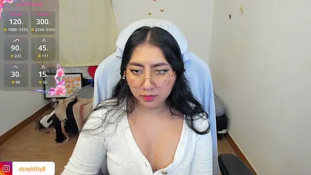 Snapshot of LoveLyy- chatting on 13, 10, 2025 LoveLyy- online show from 13, 10, 2025