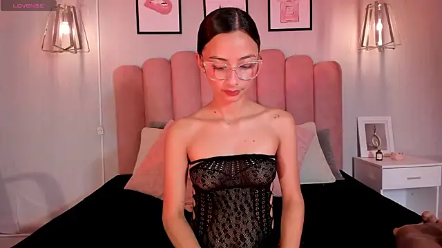 lena martinn online show from 28, 5, 2026