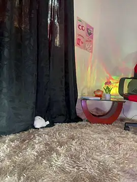 Snapshot of AlannaDollx chatting on 25, 10, 2025 AlannaDollx online show from 25, 10, 2025