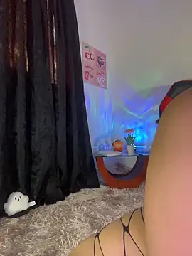 Snapshot of AlannaDollx chatting on 30, 10, 2025 AlannaDollx online show from 30, 10, 2025