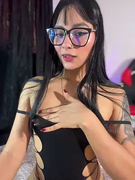 Snapshot of AlannaDollx chatting on 10, 11, 2025 AlannaDollx online show from 10, 11, 2025