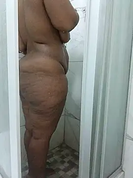 Snapshot of Bigboobsbooty chatting on 23, 11, 2025 Bigboobsbooty online show from 23, 11, 2025