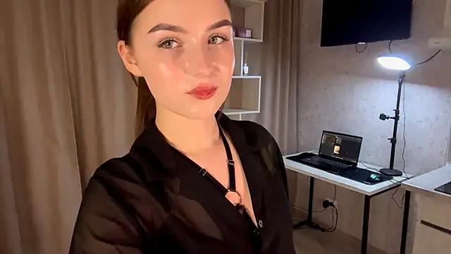 Snapshot of RinaModel chatting on 19, 11, 2025 RinaModel online show from 19, 11, 2025