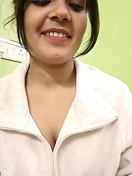 Snapshot of Beautiful_Eye chatting on 17, 12, 2025 Beautiful Eye online show from 17, 12, 2025