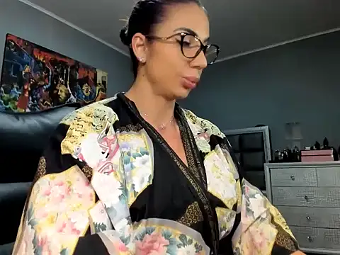 Snapshot of Alesyamuscledoll@xh chatting on 28, 11, 2025 Alesyamuscledollxh online show from 28, 11, 2025