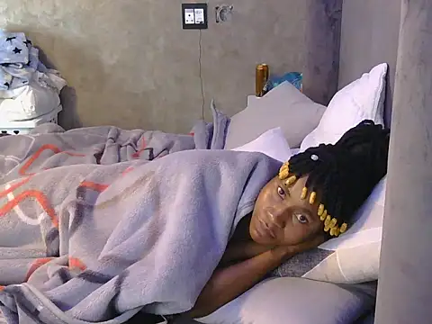 petite queenx online show from 13, 10, 2025