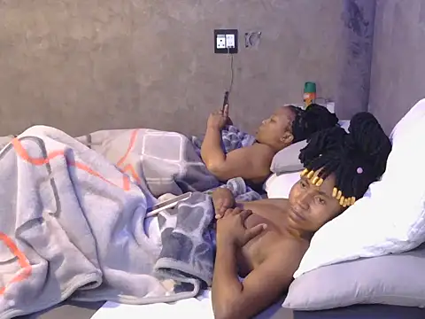 petite queenx online show from 28, 10, 2025