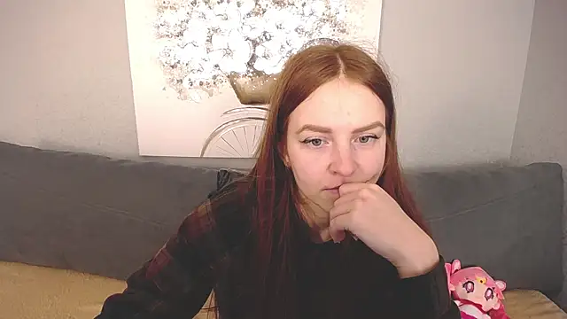 Evarey  online show from 3, 11, 2025